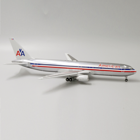 JC WINGS 1:200 AMERICAN AIRLINES B767-300ER LH2171